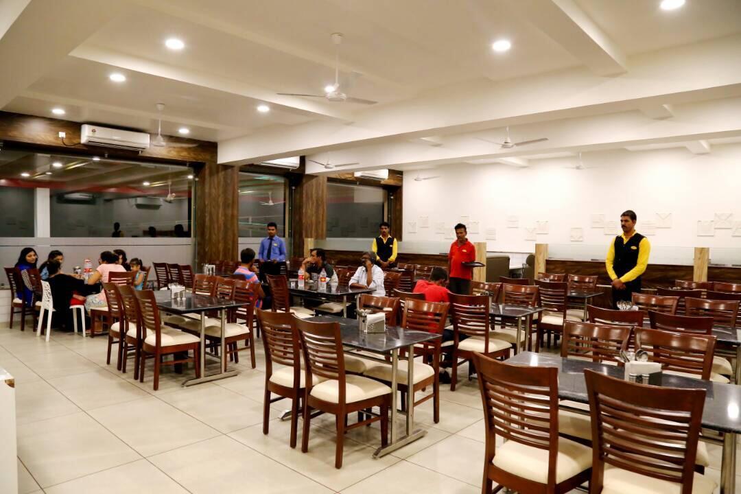 Virat Hotel & Guest House Radhanpur Exterior foto