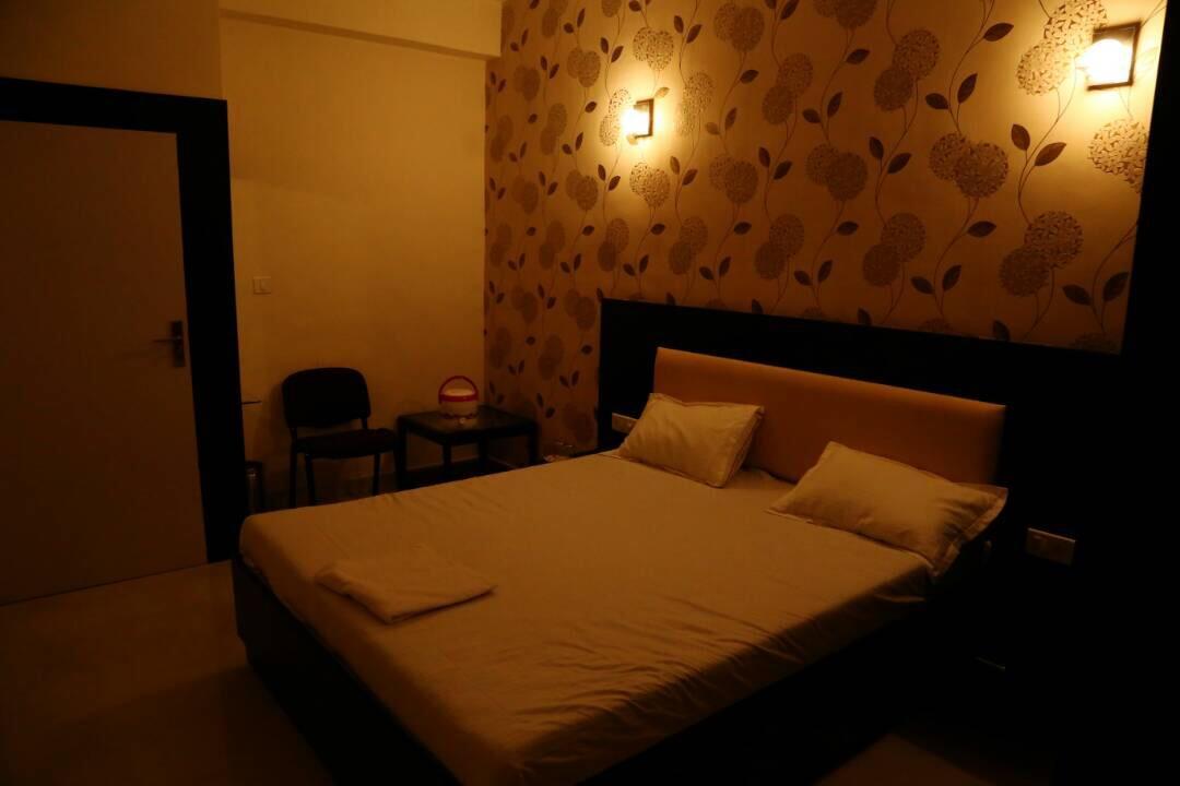Virat Hotel & Guest House Radhanpur Exterior foto