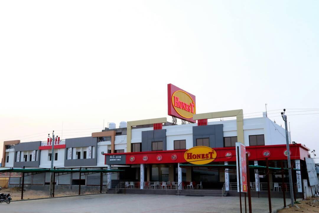 Virat Hotel & Guest House Radhanpur Exterior foto